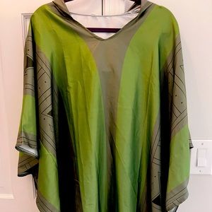 Encanto Bruno poncho. Green poncho. Size Medium. Like NEW! Bruno costume.